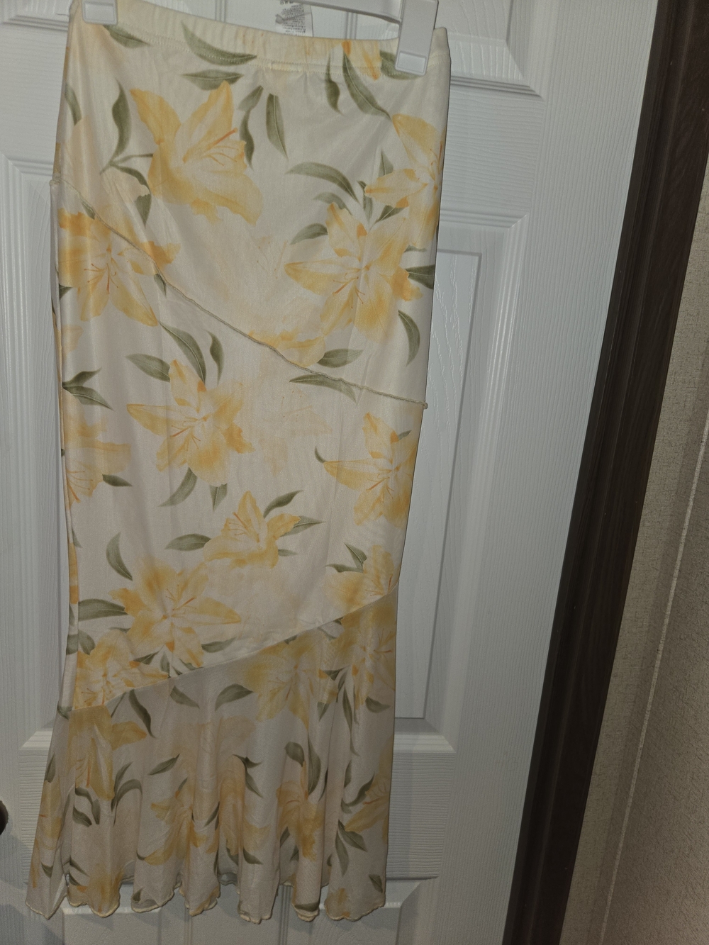 SHEIN Cream Maxi Skirt with Yellow Floral Print Medium
